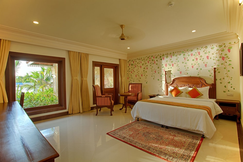 Luxury, Cottage, King Bed, Lagoon View, Balcony