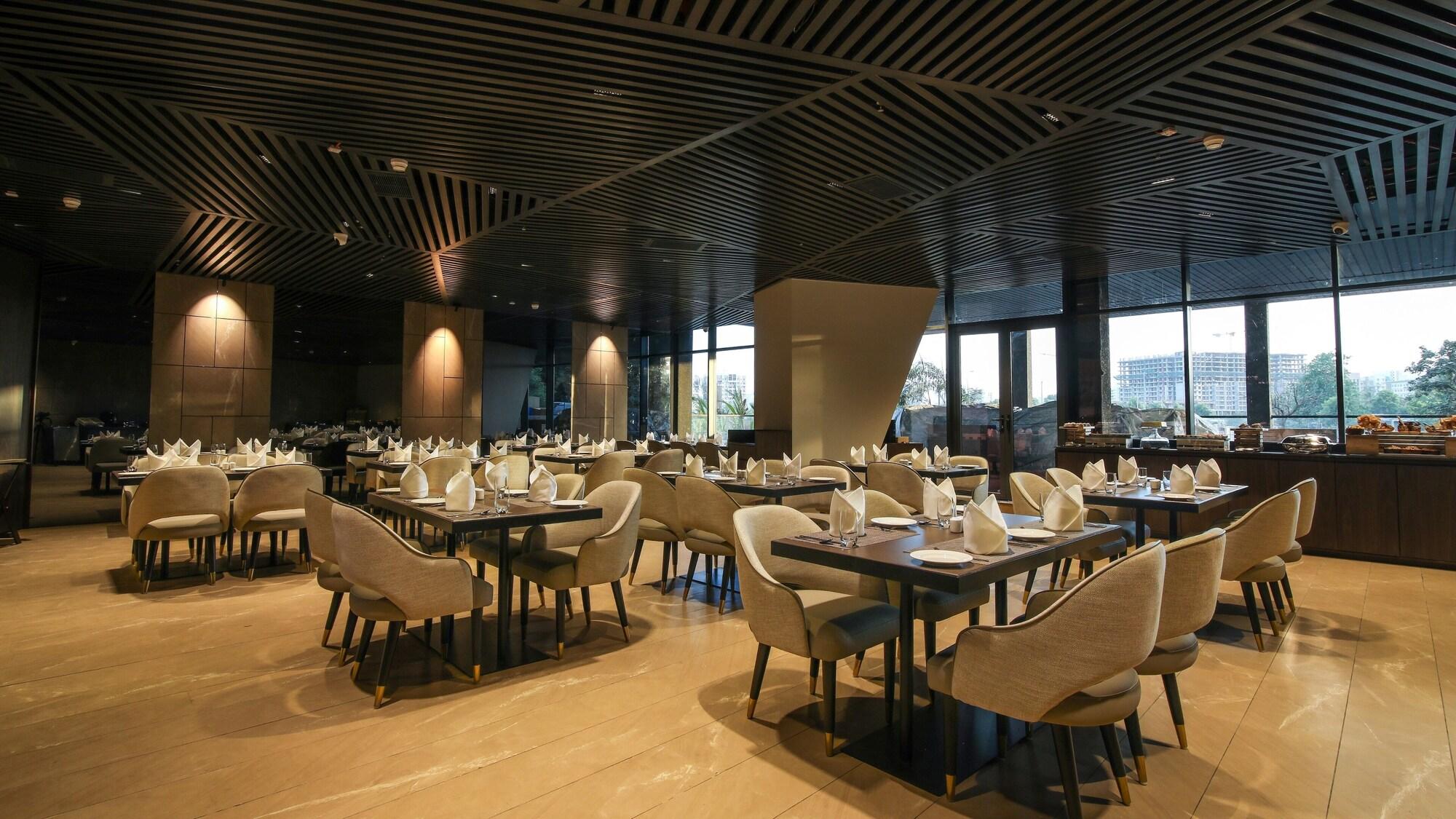 Essentia Premier Hotel Pune 19/29