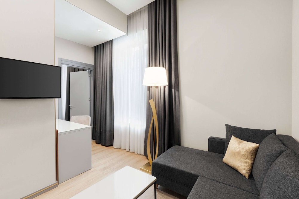 Tbilisi Chambers, Trademark Collection by Wyndham 30/50