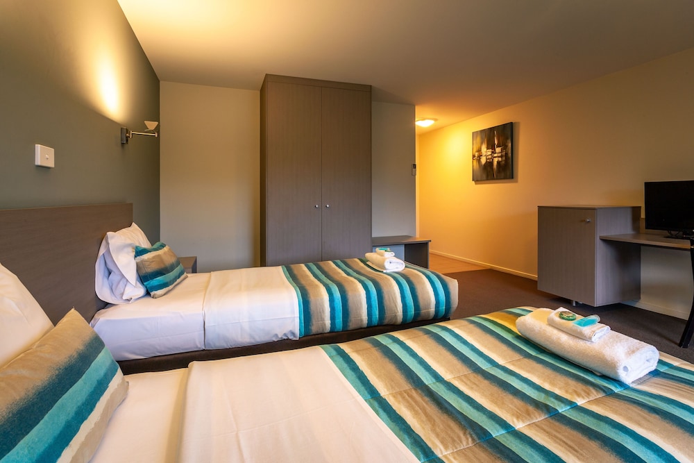 ROOM, TRIPLE