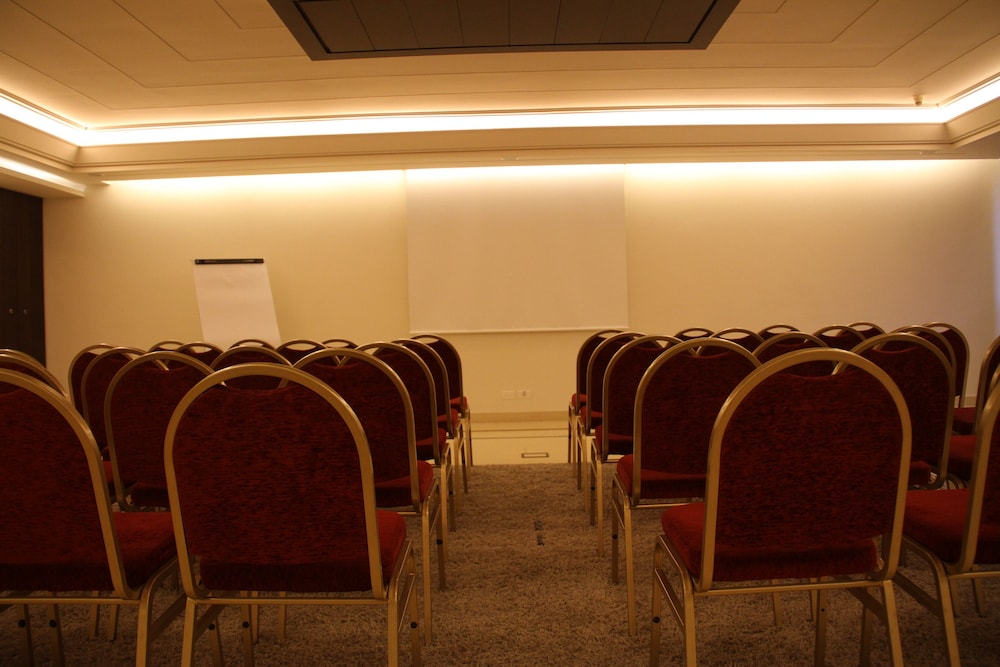 MARKAZIA SUITES 68/78