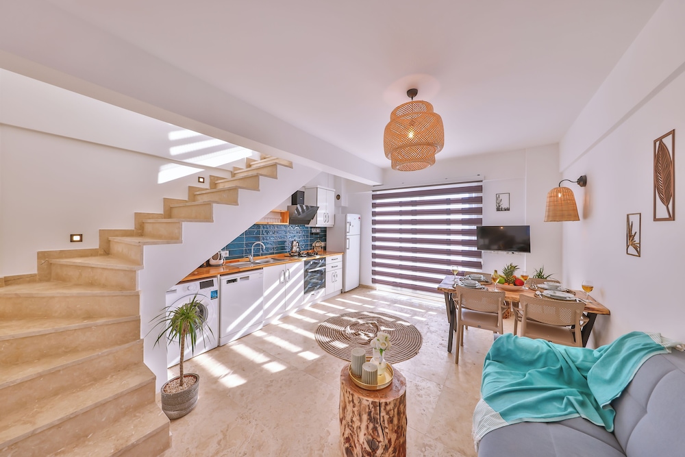 Villa Ay 28/48