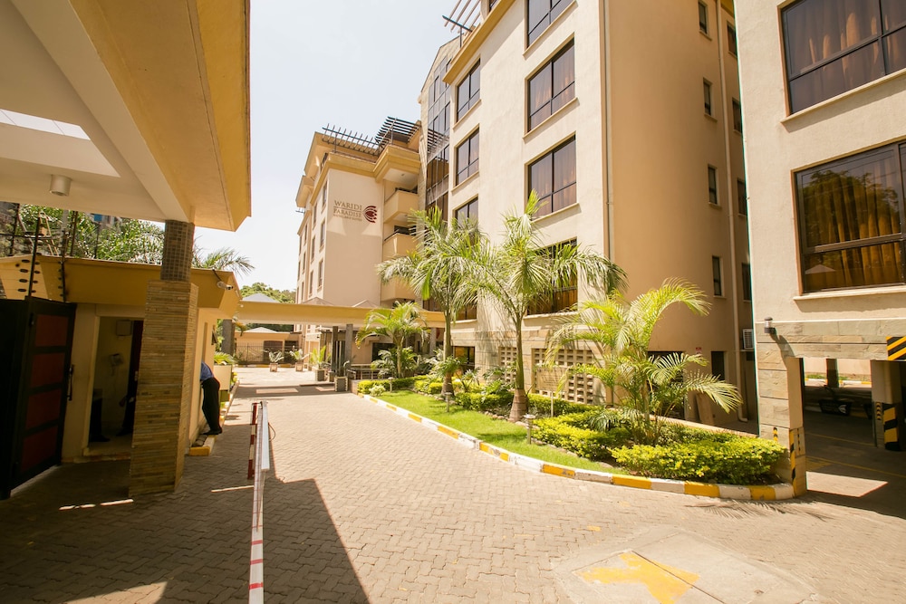 Waridi Paradise Apartment Hotel 71/72