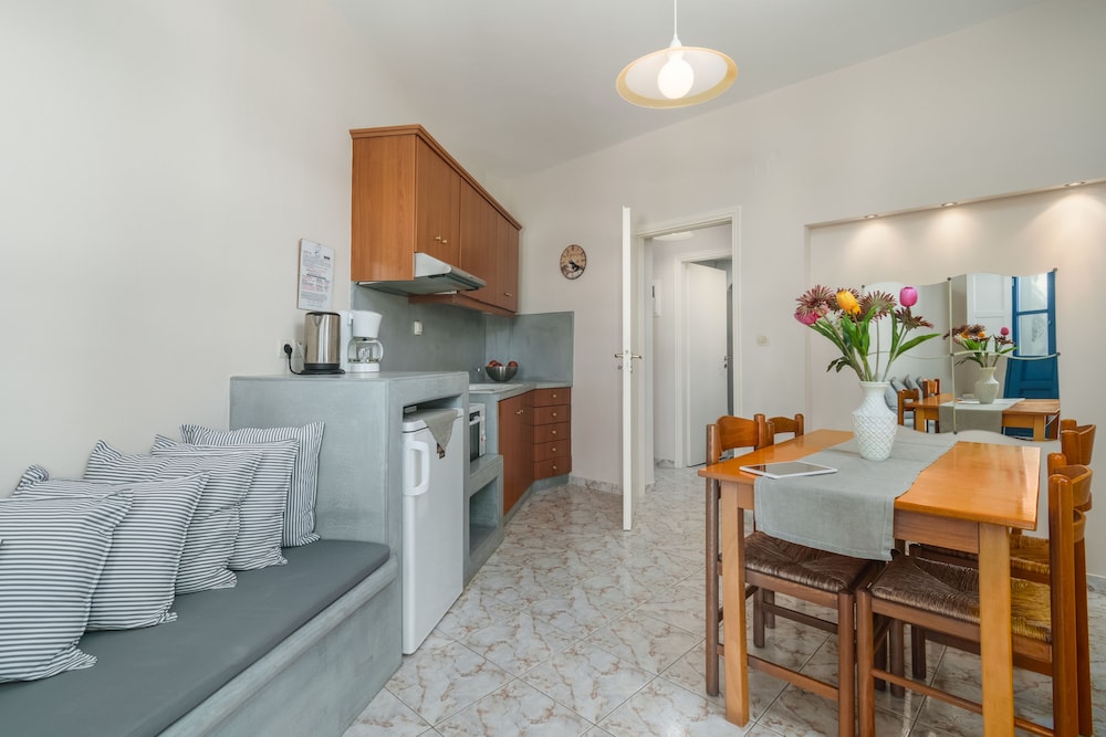 Vivere a Plakes Milos 36/54