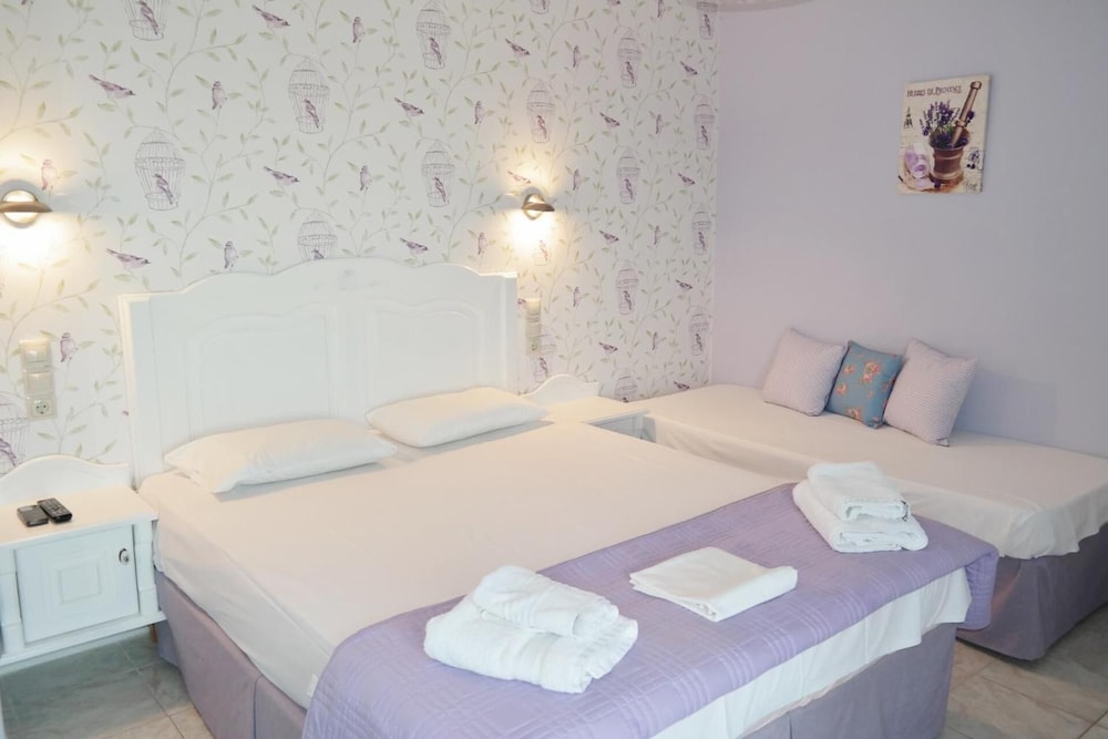 Avra Hotel 28/71