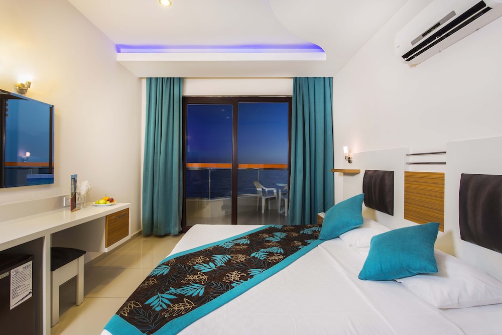 Kleopatra Ada Beach 8/41
