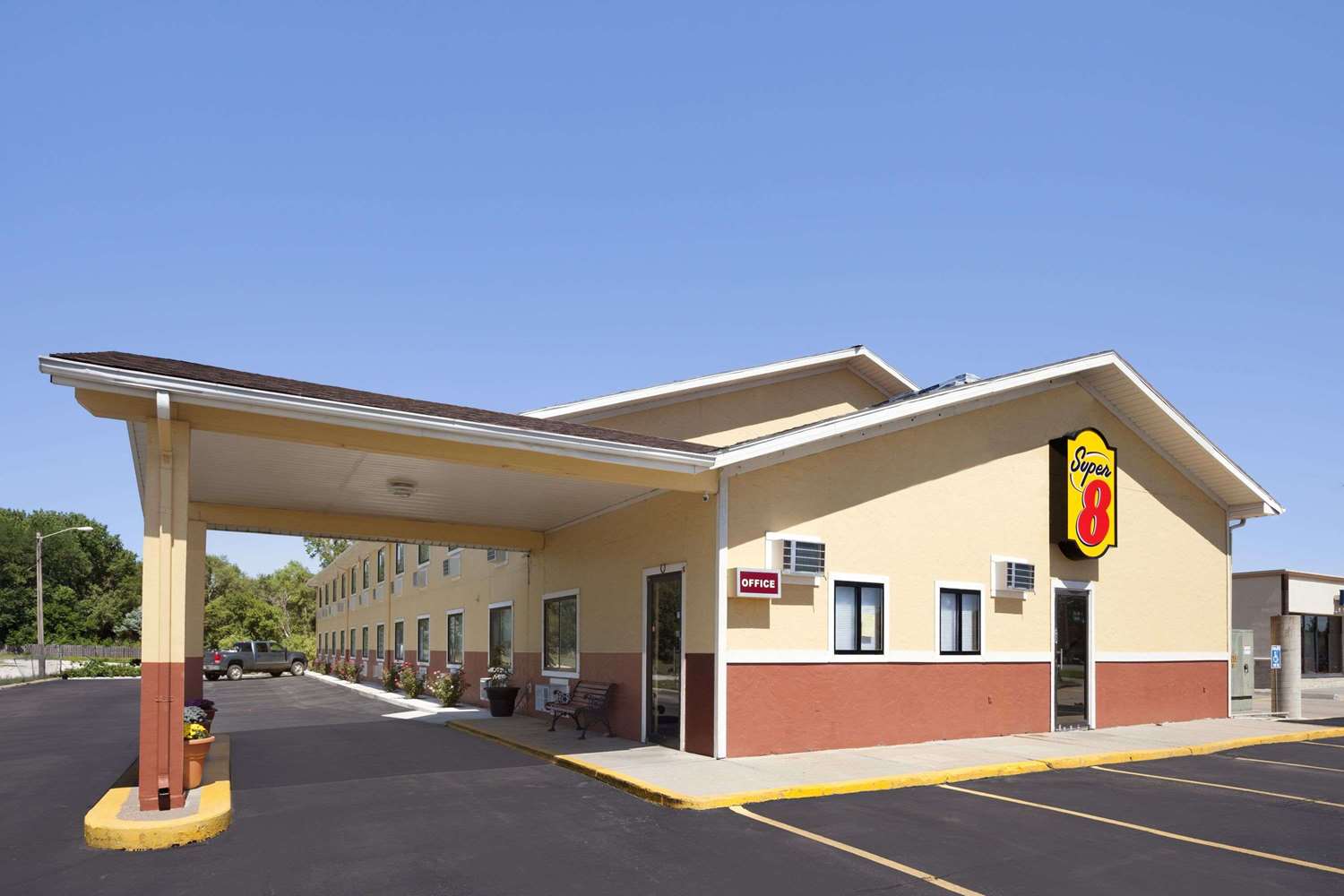 Super 8 By Wyndham Fremont Ne 31/33
