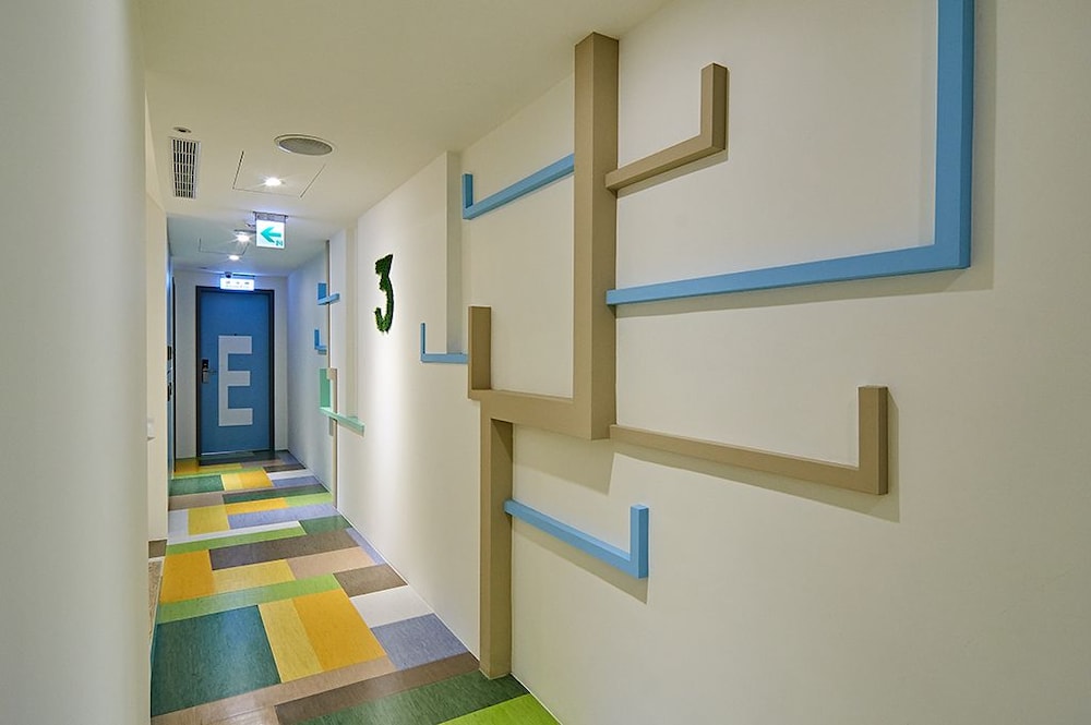 East Hostel 24/26
