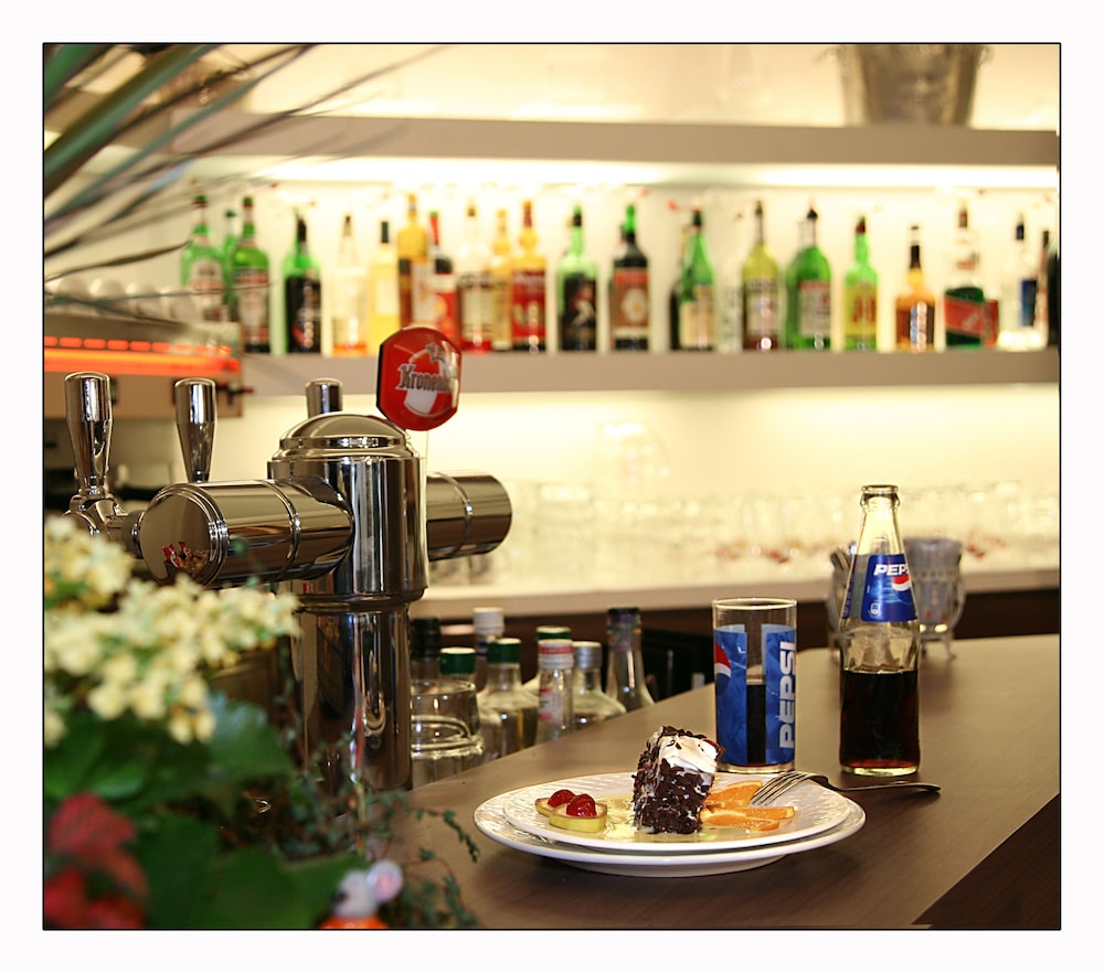 restaurant-cafeteria
