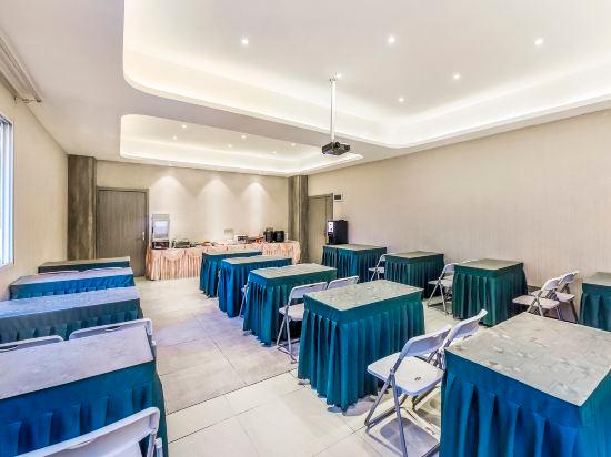 7 days premium hotel (Kaizhou District Government Plaza, Chongqing) 35/47