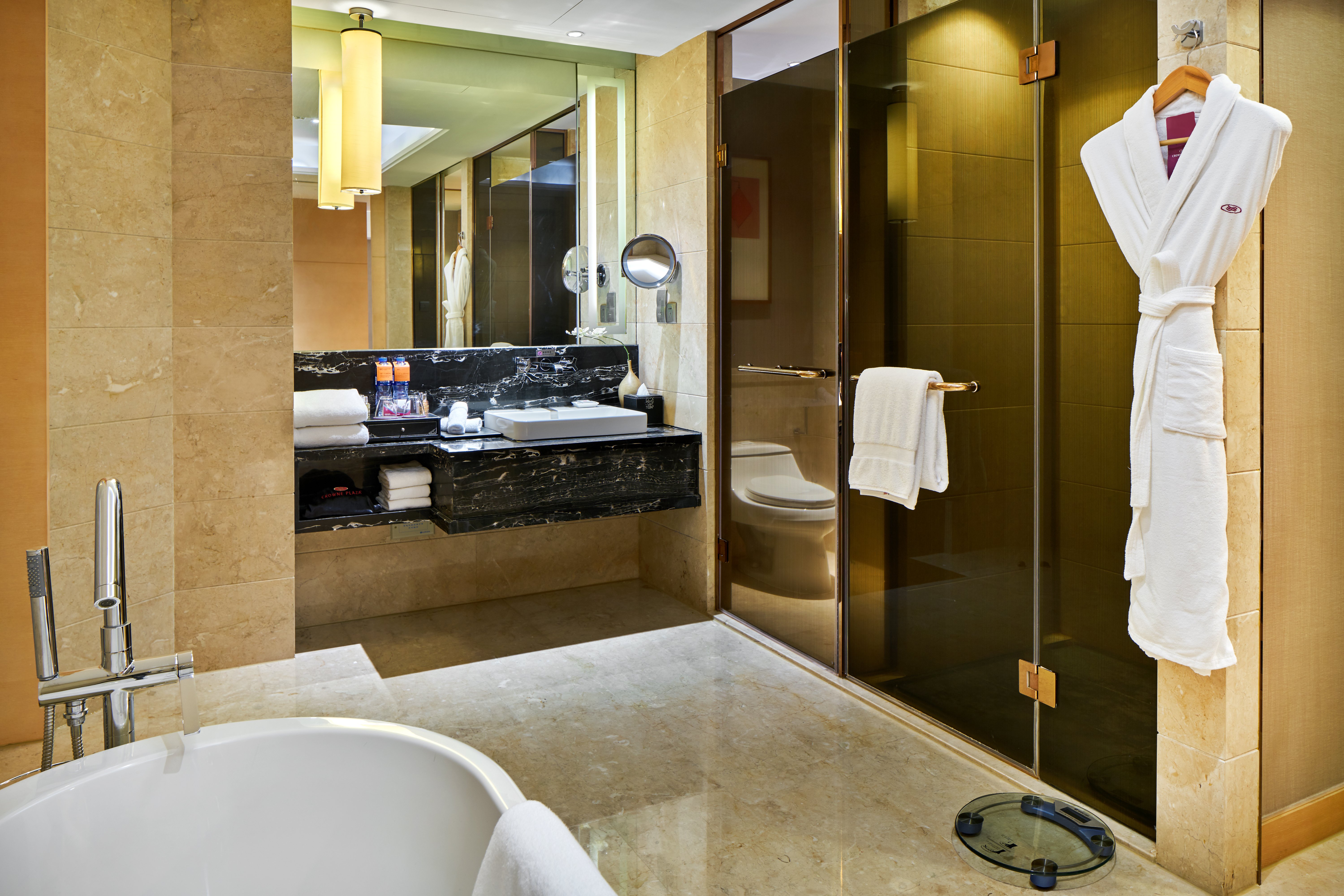 Crowne Plaza Xian 50/50