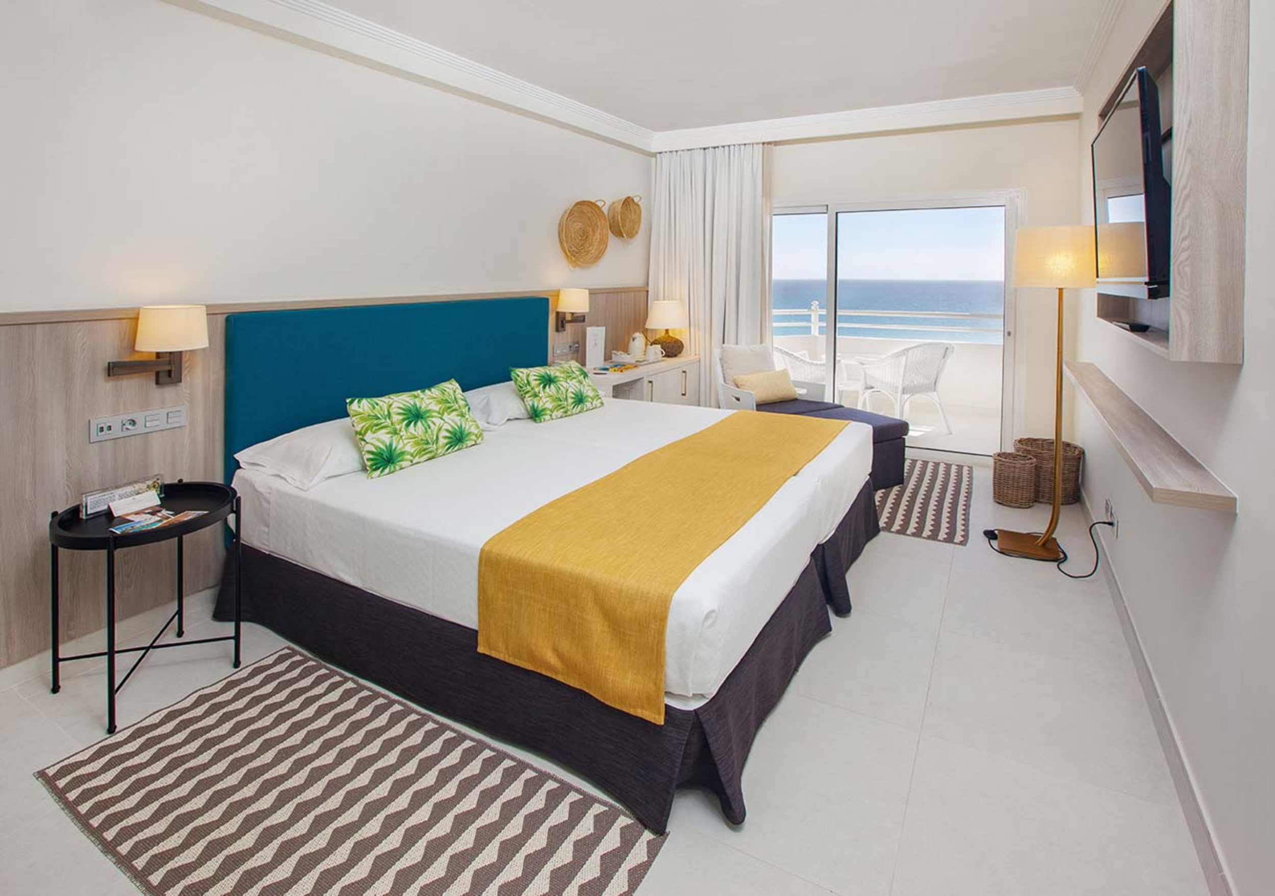 Deluxe, Double or Twin Bed
