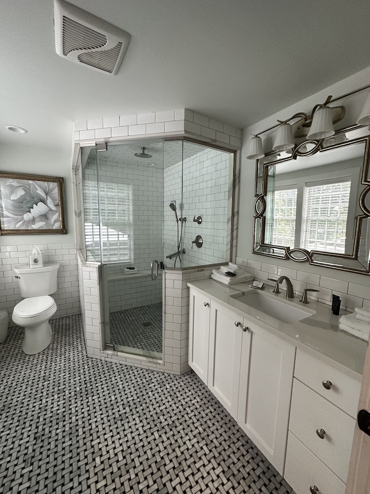 Buttermilk Falls Inn 50/51