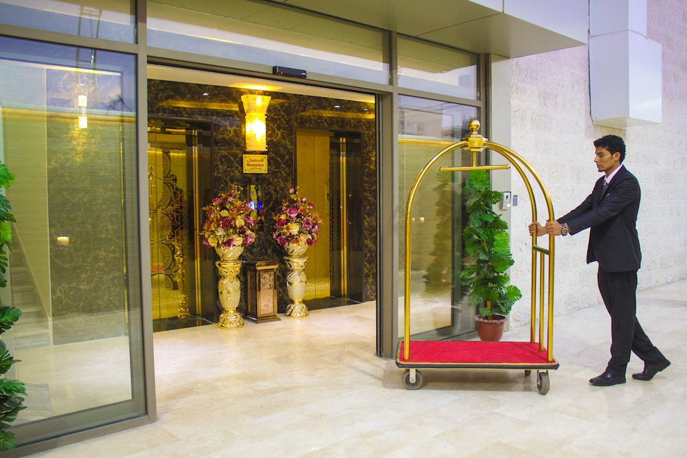 Qaser AlSultan Hotel Suites 11/42