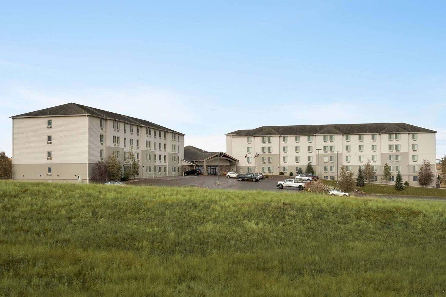 Bakken Airport Hotel And Suites Xwa 23/26