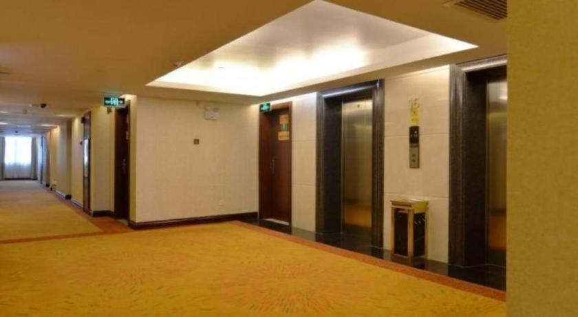 Borrman Hotel Dongguan Changping Avenue 40/59