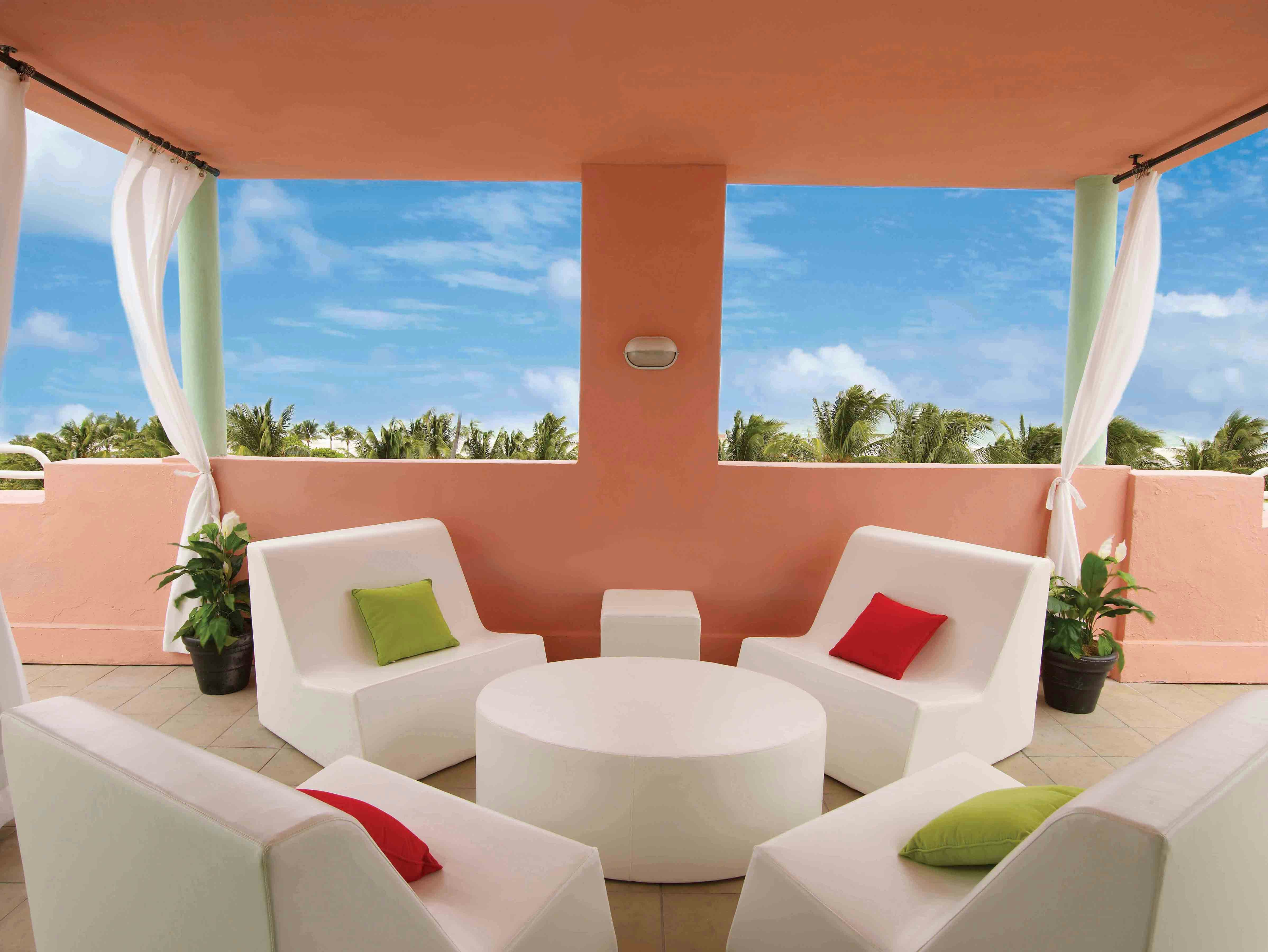 Hilton Vacation Club Crescent on South Beach Miami 23/35