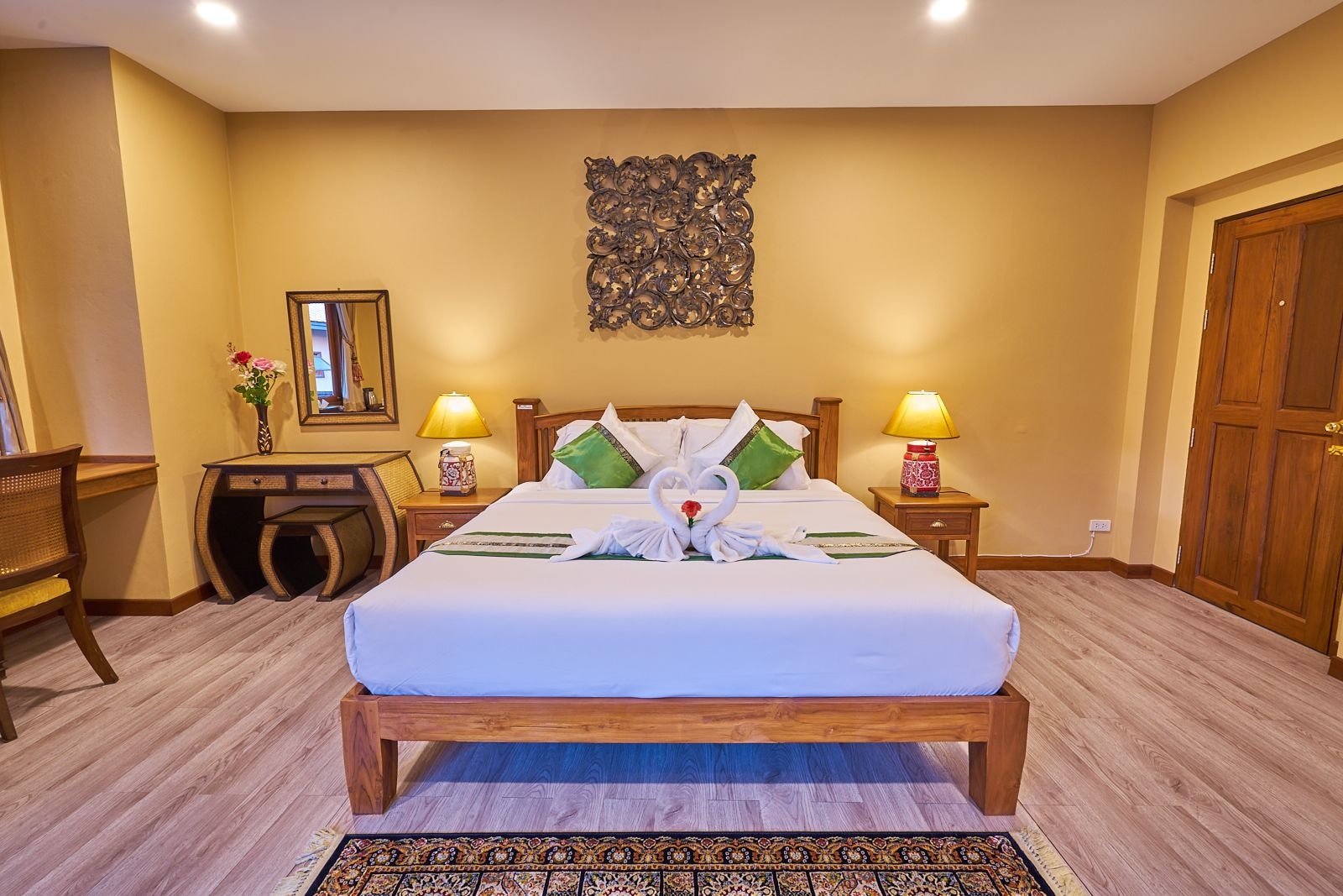 DELUXE, KING BED, GARDEN VIEW, GARDEN AREA