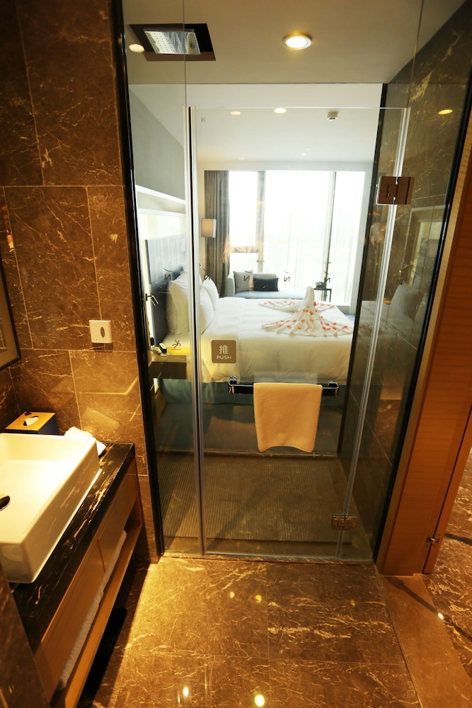 Novotel Ningbo East 36/76