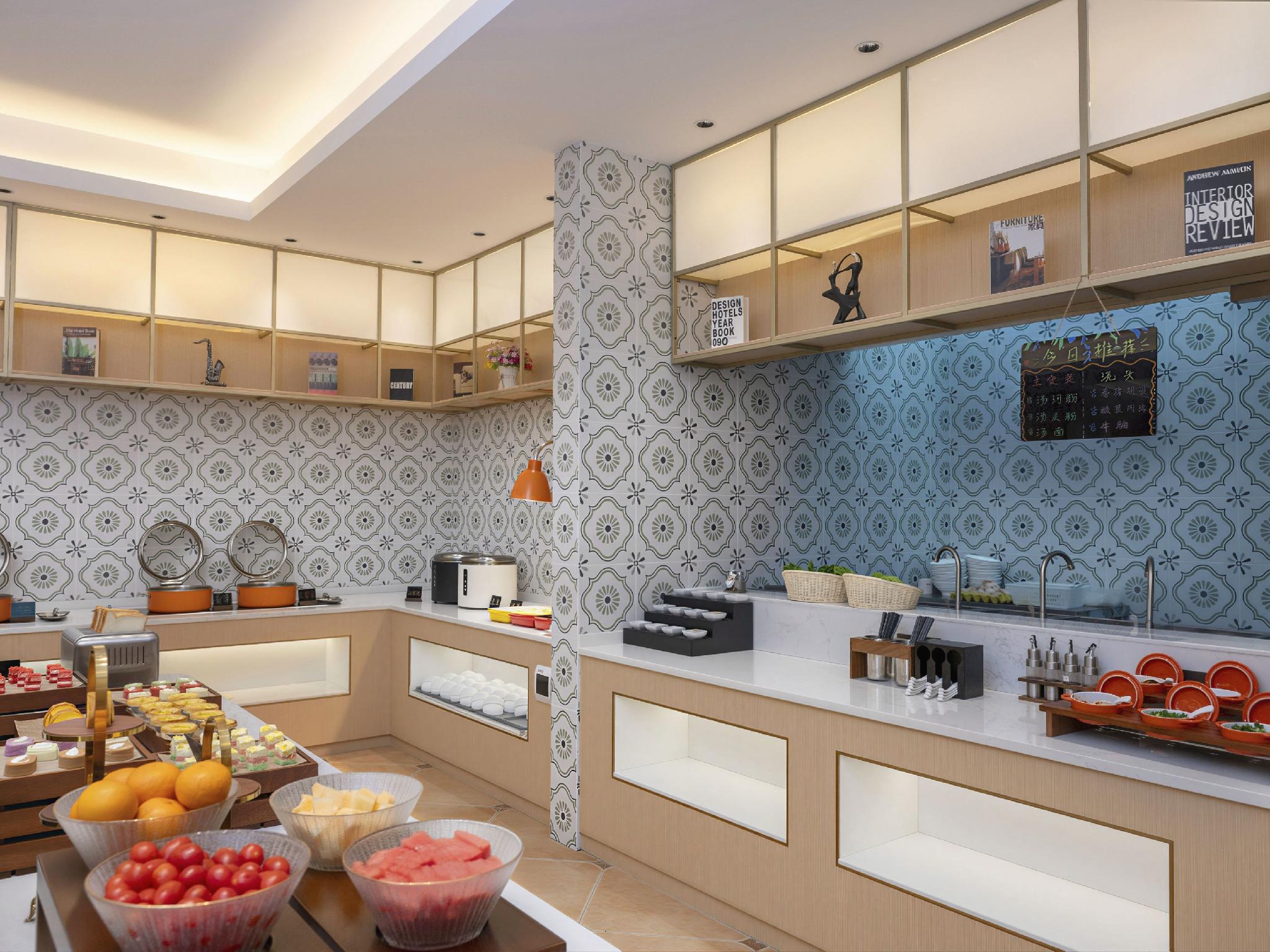 Vienna Hotel (Guangzhou Shiling Leather City) 50/58