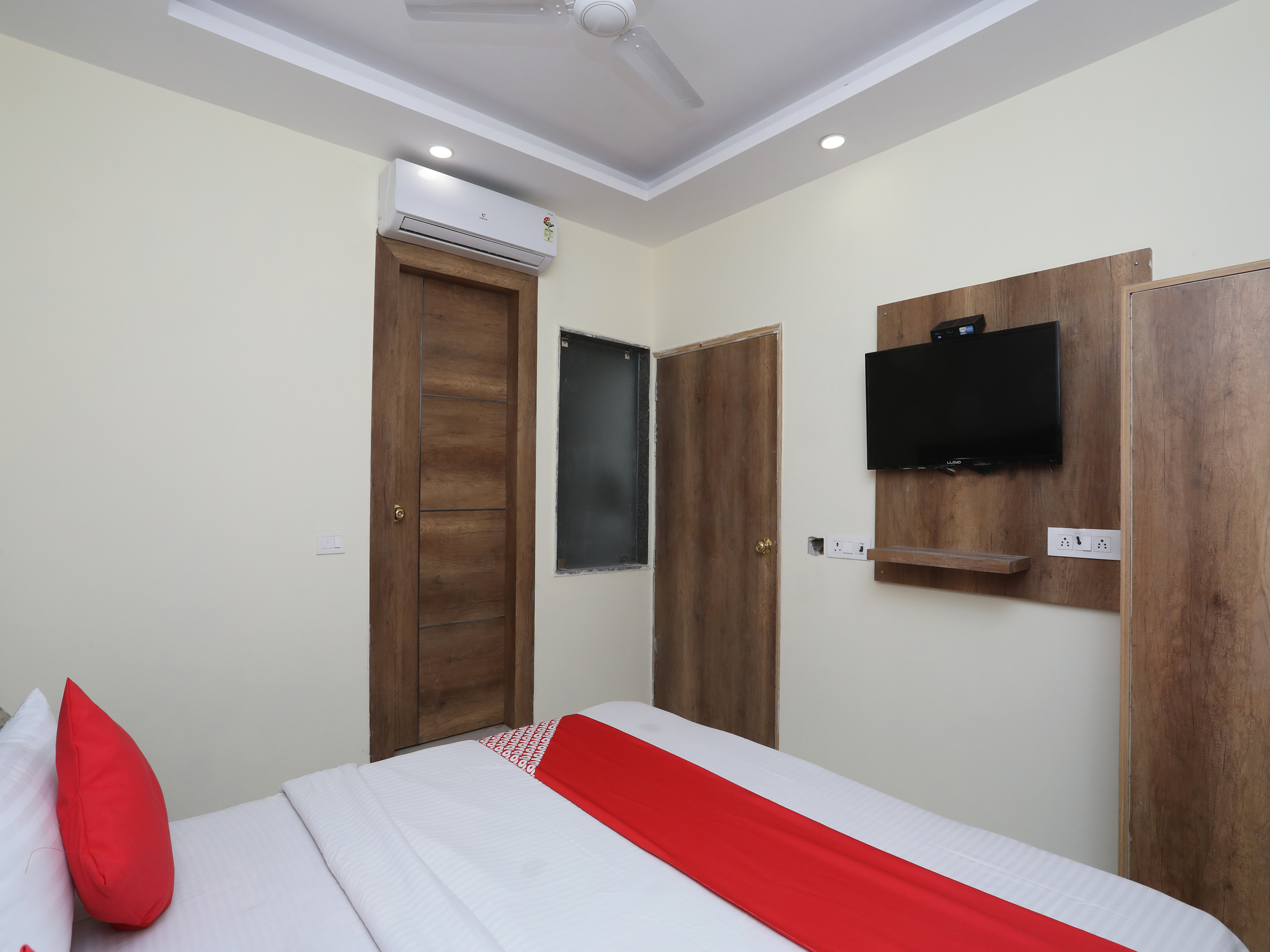 Oyo 30462 Hotel Ivy 23/27