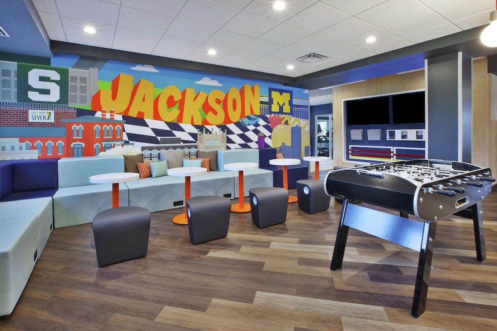 Tru by Hilton Jackson, MI 38/41