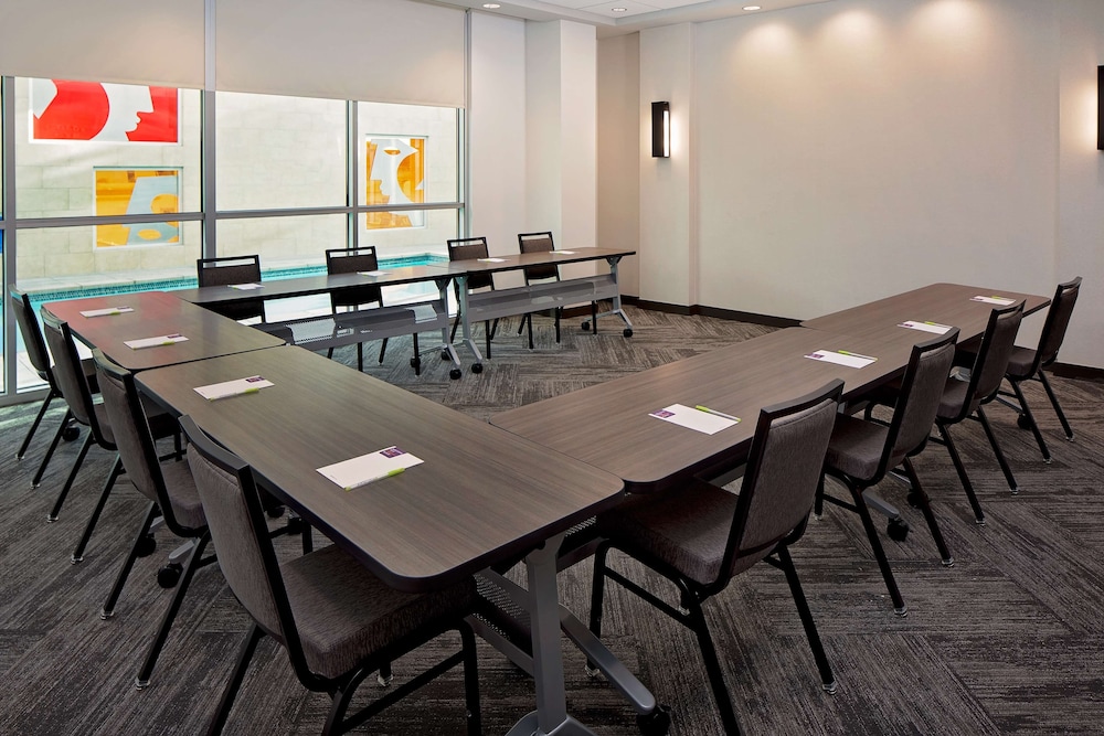 Hyatt Place Glendale/Los Angeles 49/55