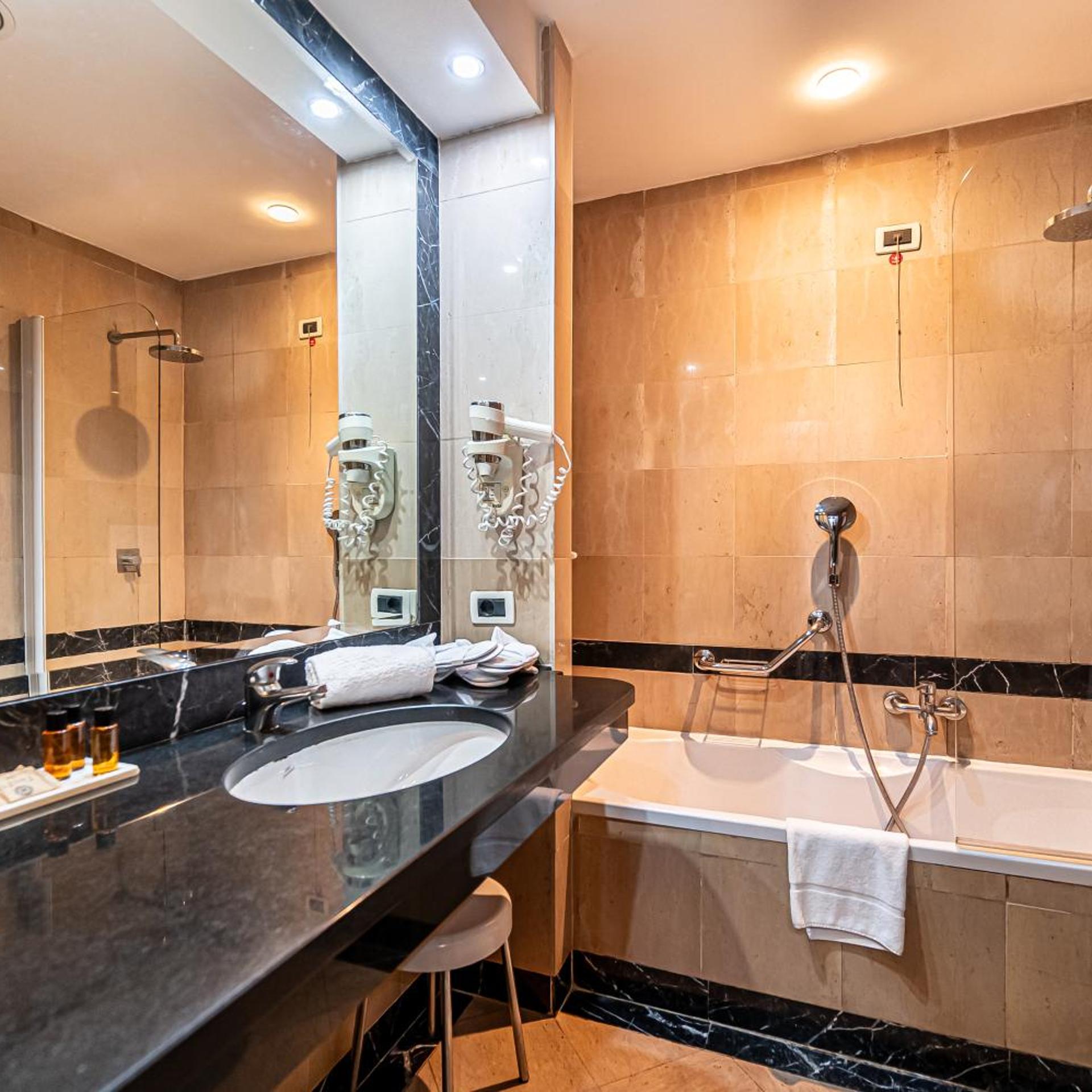 ROOM, TRIPLE, PET FRIENDLY
