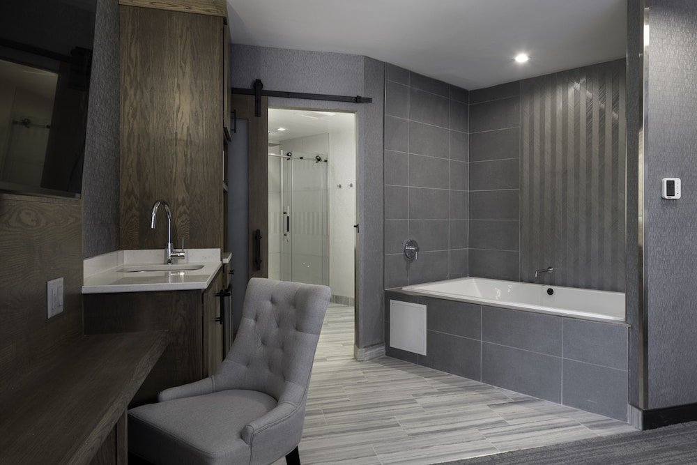 voco Niagara Falls - the Cadence, an IHG Hotel 23/55