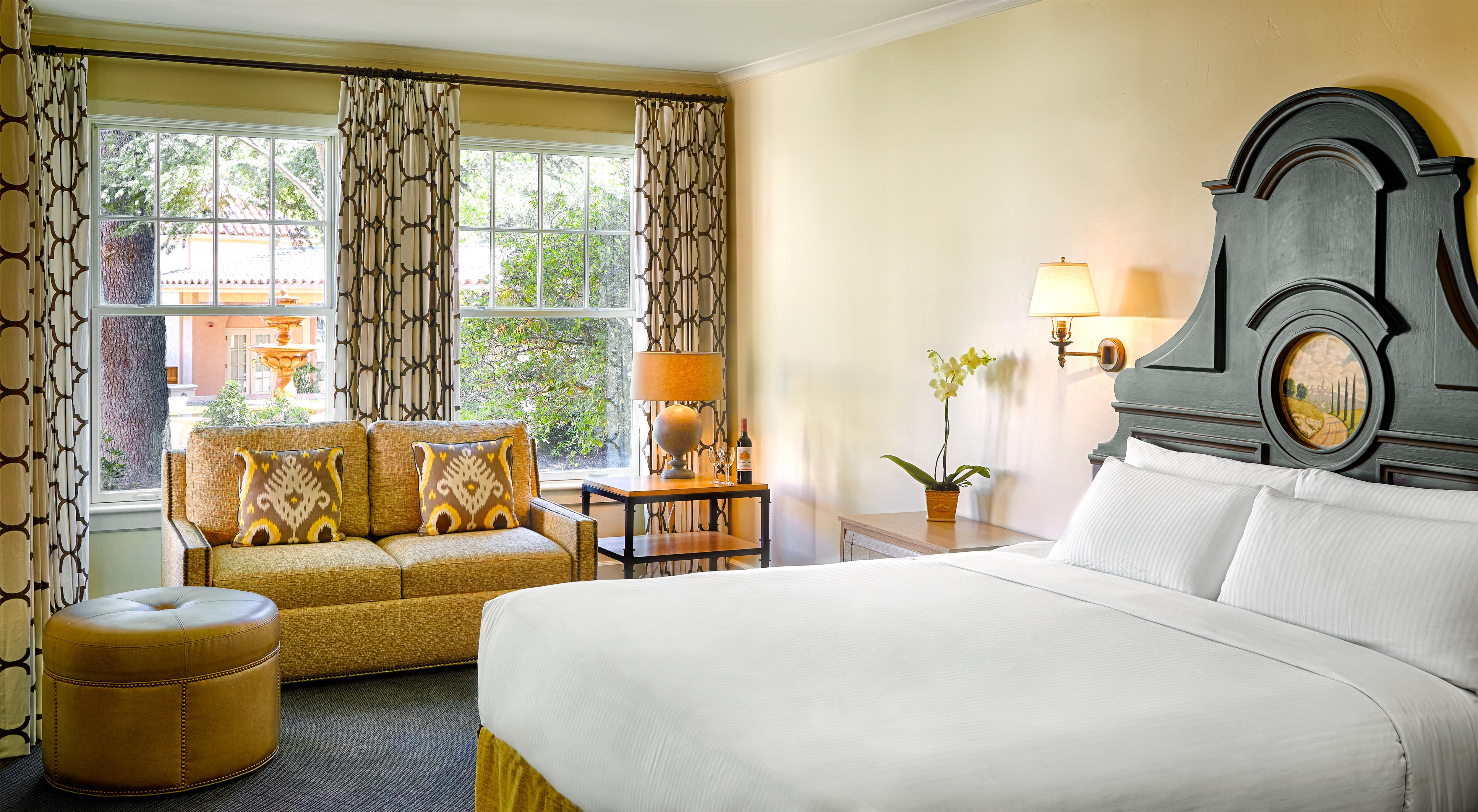 Fairmont, King Bed, Sofa
