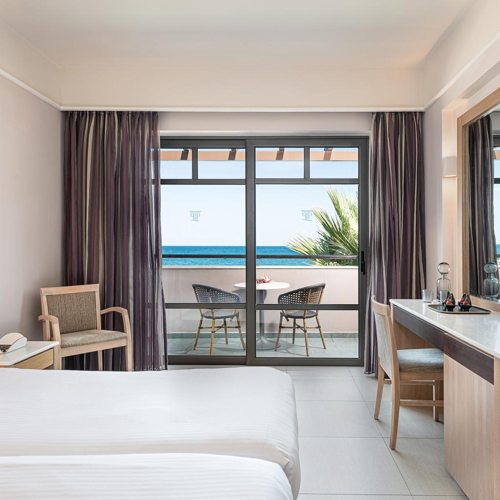 غرفة بسرير مزدوج بإطلالة على البحر، Porto Platanias Beach Resort & Spa 7/10