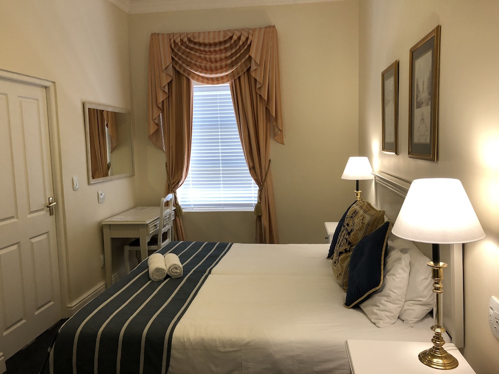 Altona Guest House 7/19