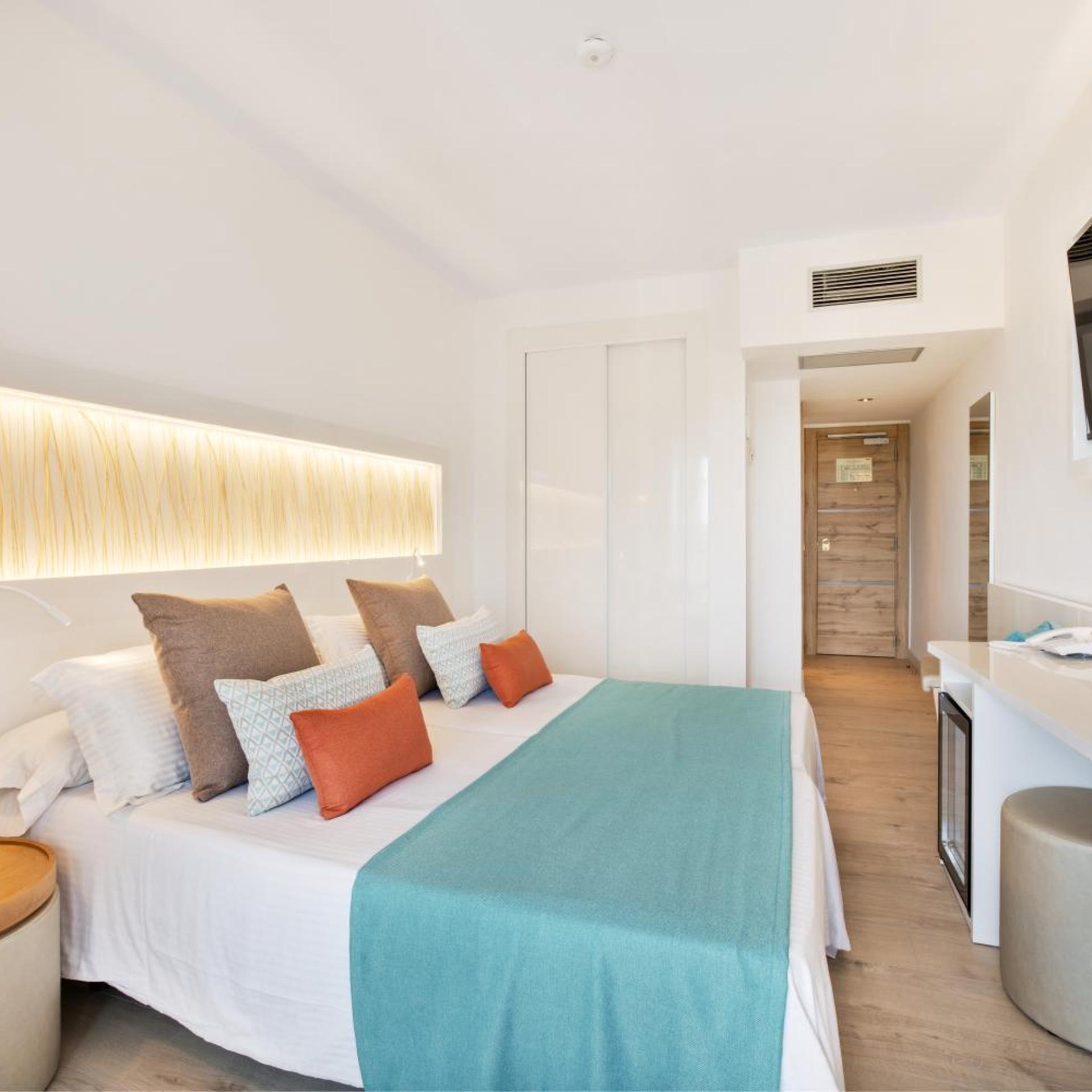 Room, Double Bed