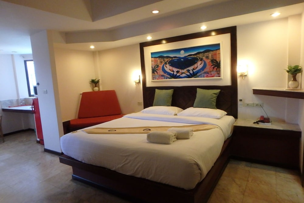 Paradise Inn 15/49