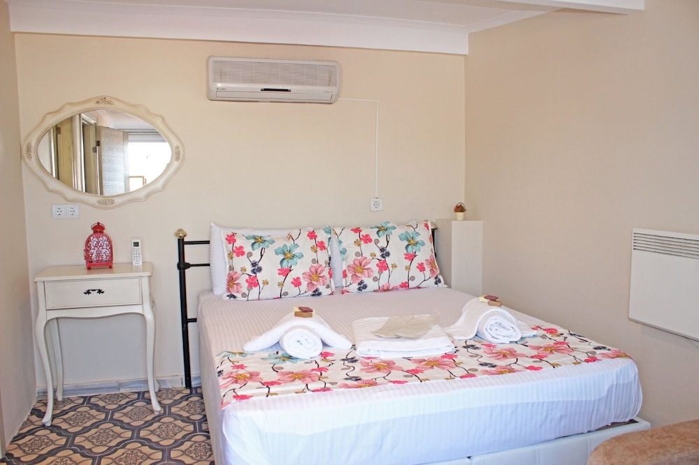 Stafilia Hotel - Adults Only 10/31
