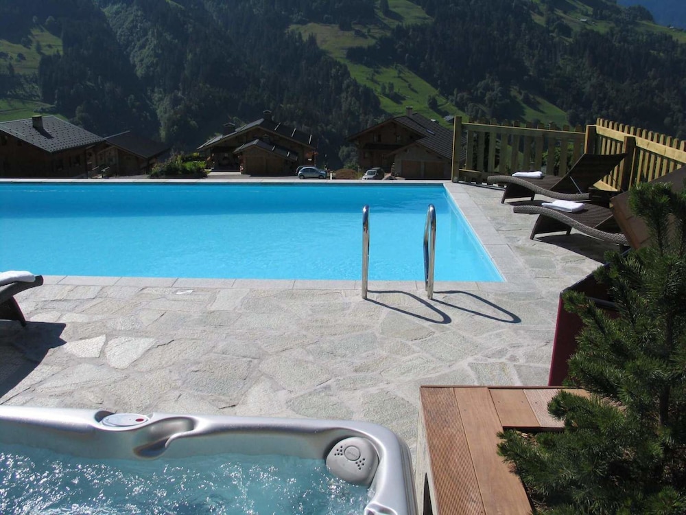 Chalet-Hotel La Ferme du Chozal, The Originals Relais (Hotel-Chalet de Tradition) 65/69