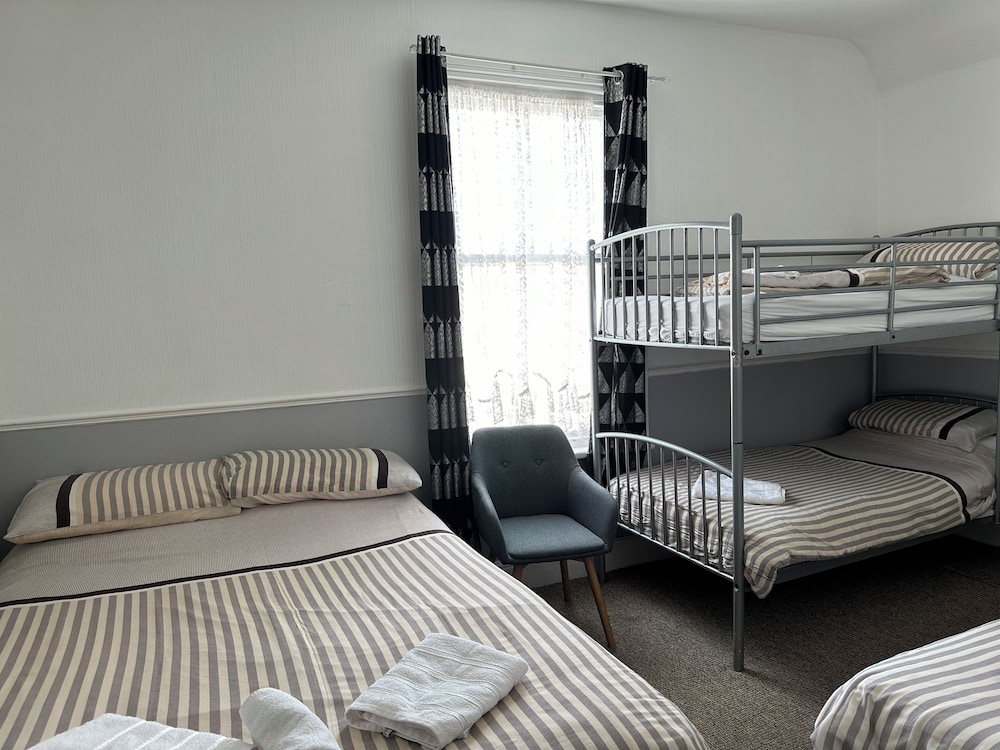 Tuxford House Hotel 23/34