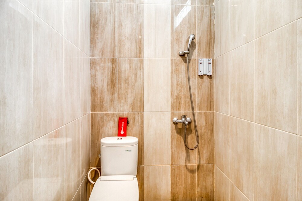 RedDoorz Plus near Lempuyangan Station 4 42/42