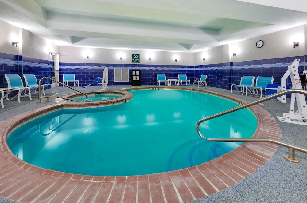 La Quinta Inn & Suites by Wyndham Denton - University Drive 5/41