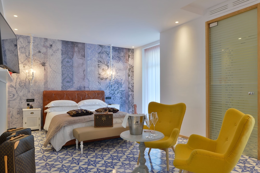 Esplanade Boutique Hotel 13/38