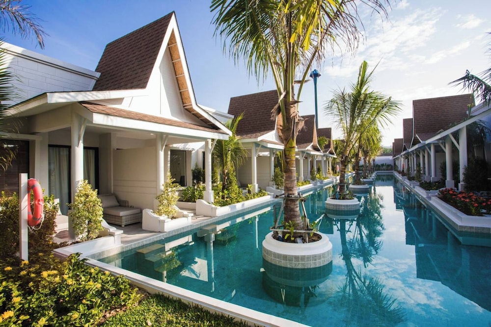 Lalynn Resort & Villas 52/55