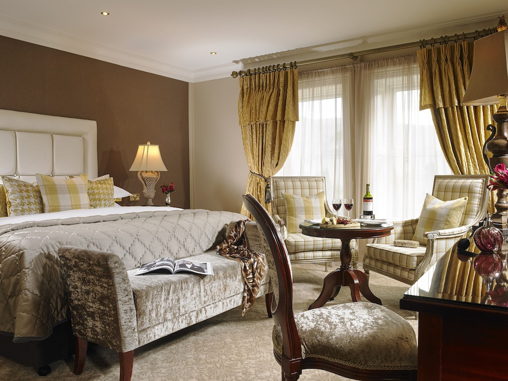 SUPERIOR, KING BED