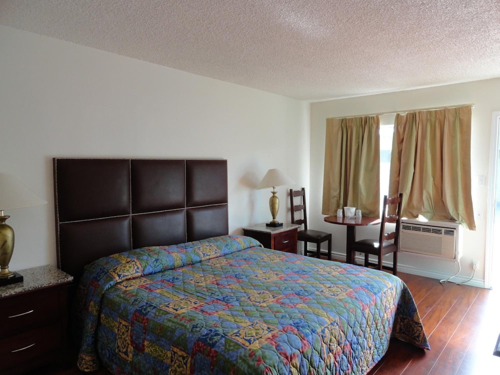 Travel Inn 8/33