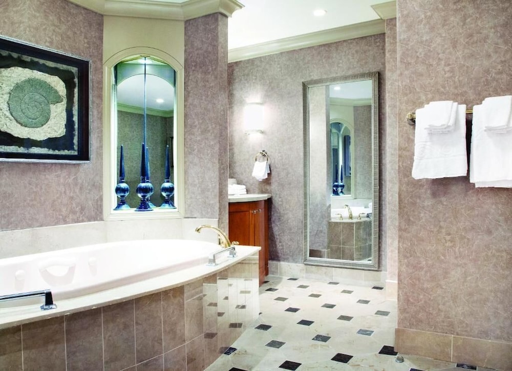 Harrah's Joliet - A Caesars Rewards Destination 12/70