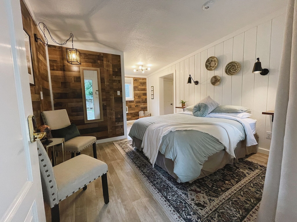 Emerald Valley Inn 44/74
