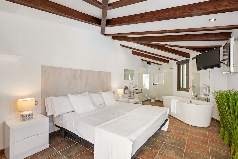 Molo 44 Suites Puerto Banus 24/85