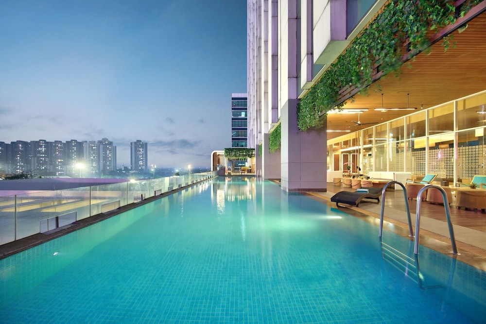 Js Luwansa Hotel And Convention Center 64/65