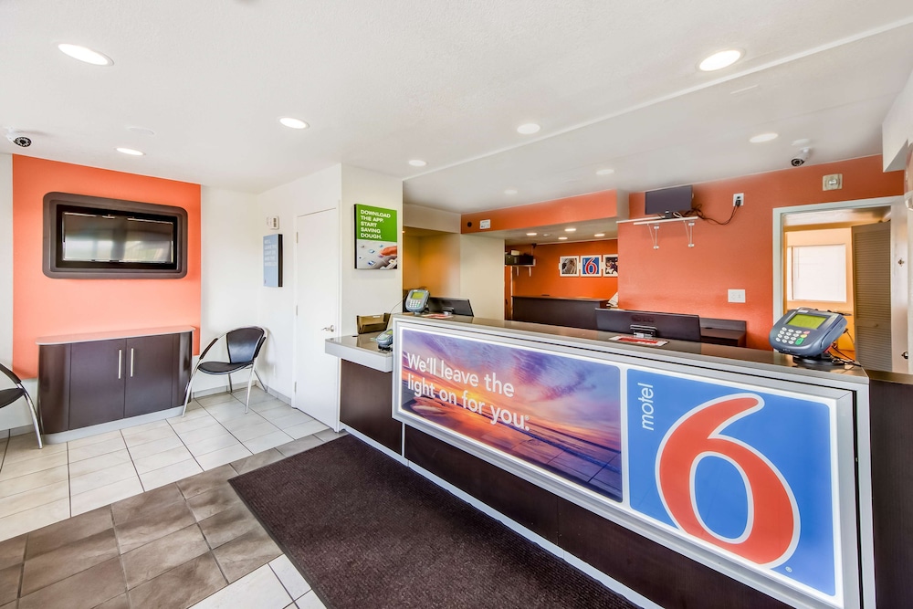 Motel6 Lakeland, FL 8/49