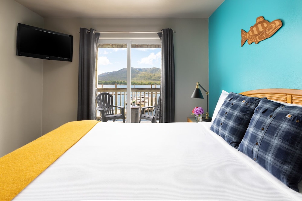 The Ketch Inn and Marina 25/65