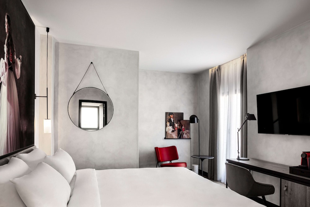 Radisson RED Madrid (ex. Paseo del Arte) 44/70